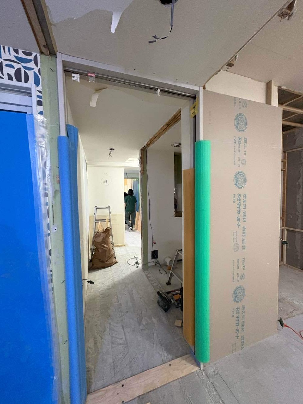 建具枠取り付け（4日目）