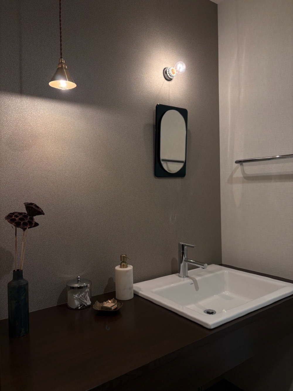 完成写真（造作洗面化粧台）