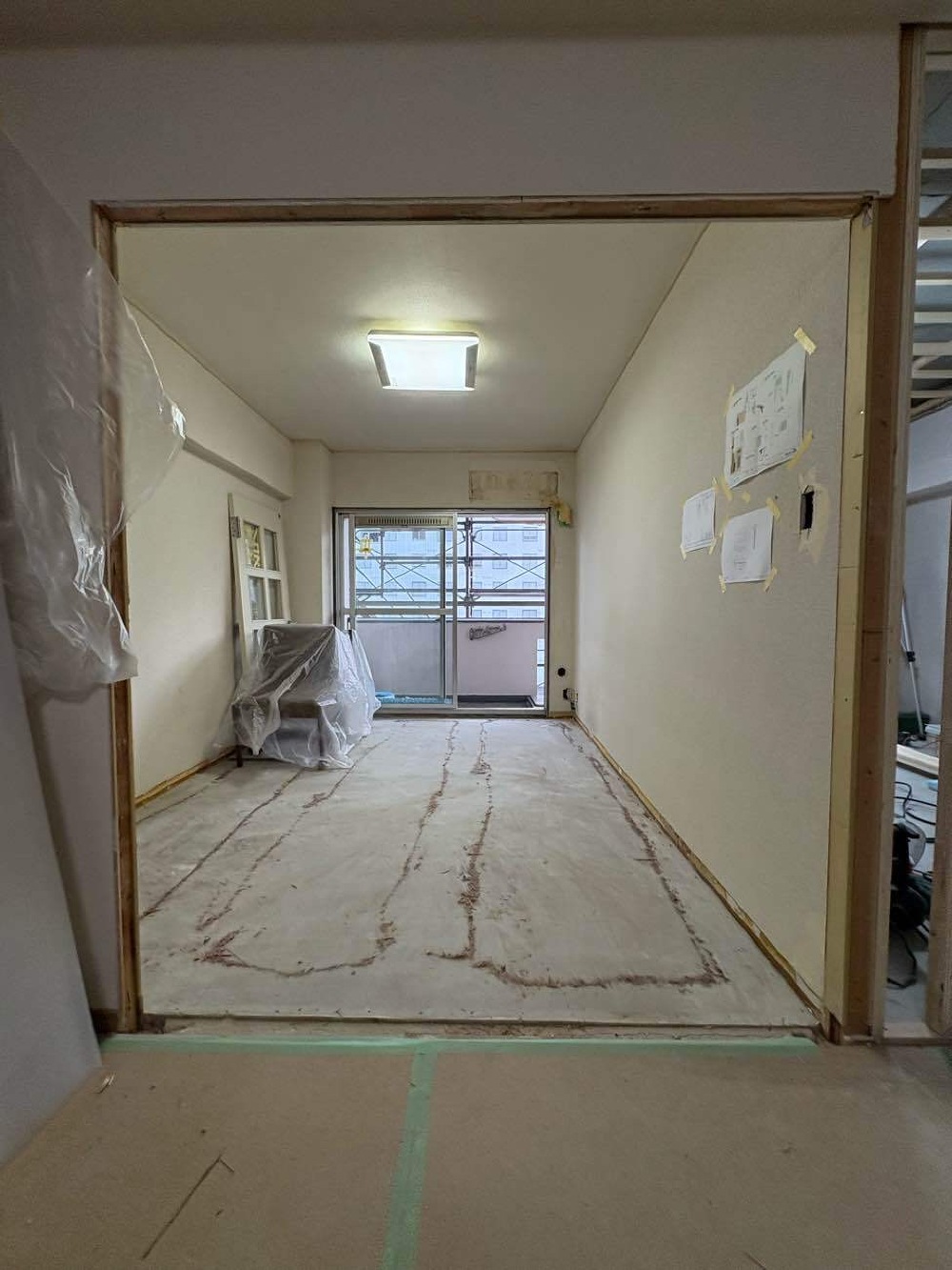 リビングと洋室の壁