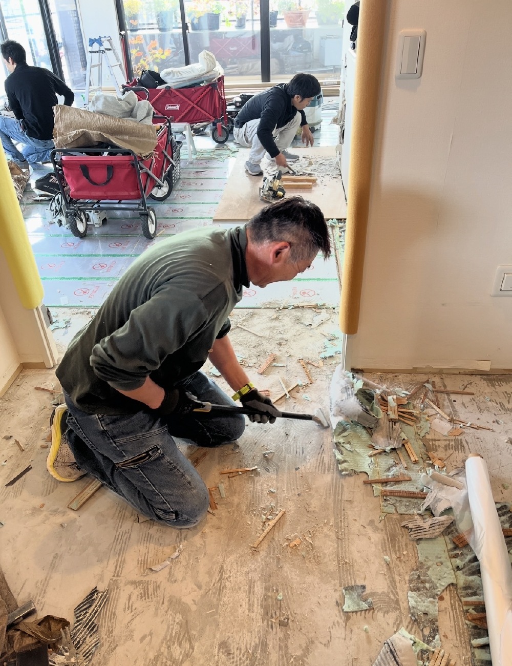 フローリング捲り