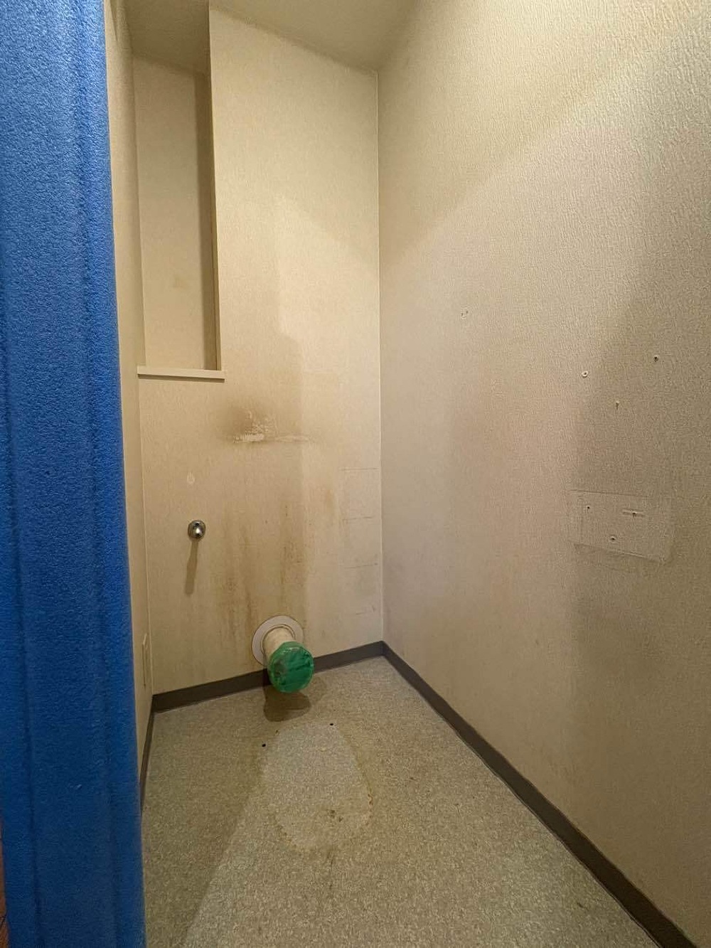 水廻り解体工事(トイレ)
