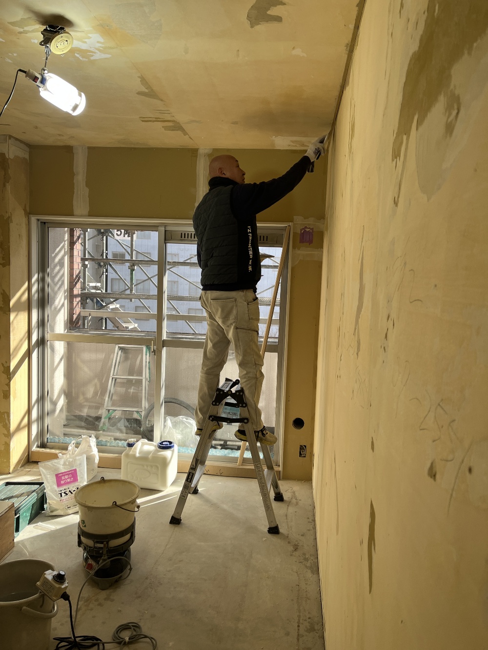 クロスのパテ処理