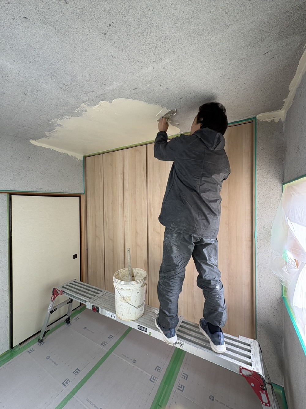 左官工事　仕上げ塗り