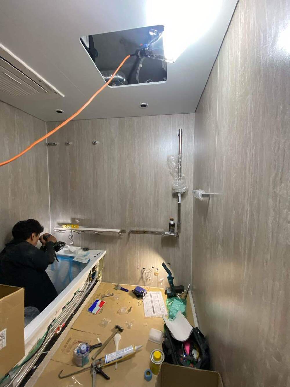 浴室組立工事2日目