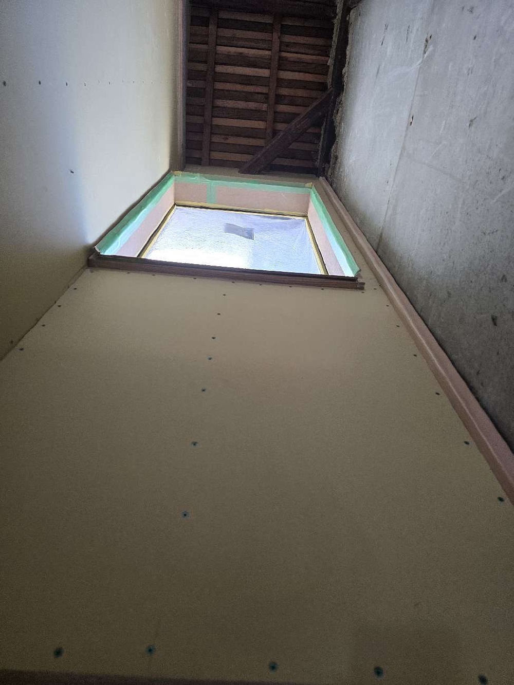 玄関ホール吹き抜け