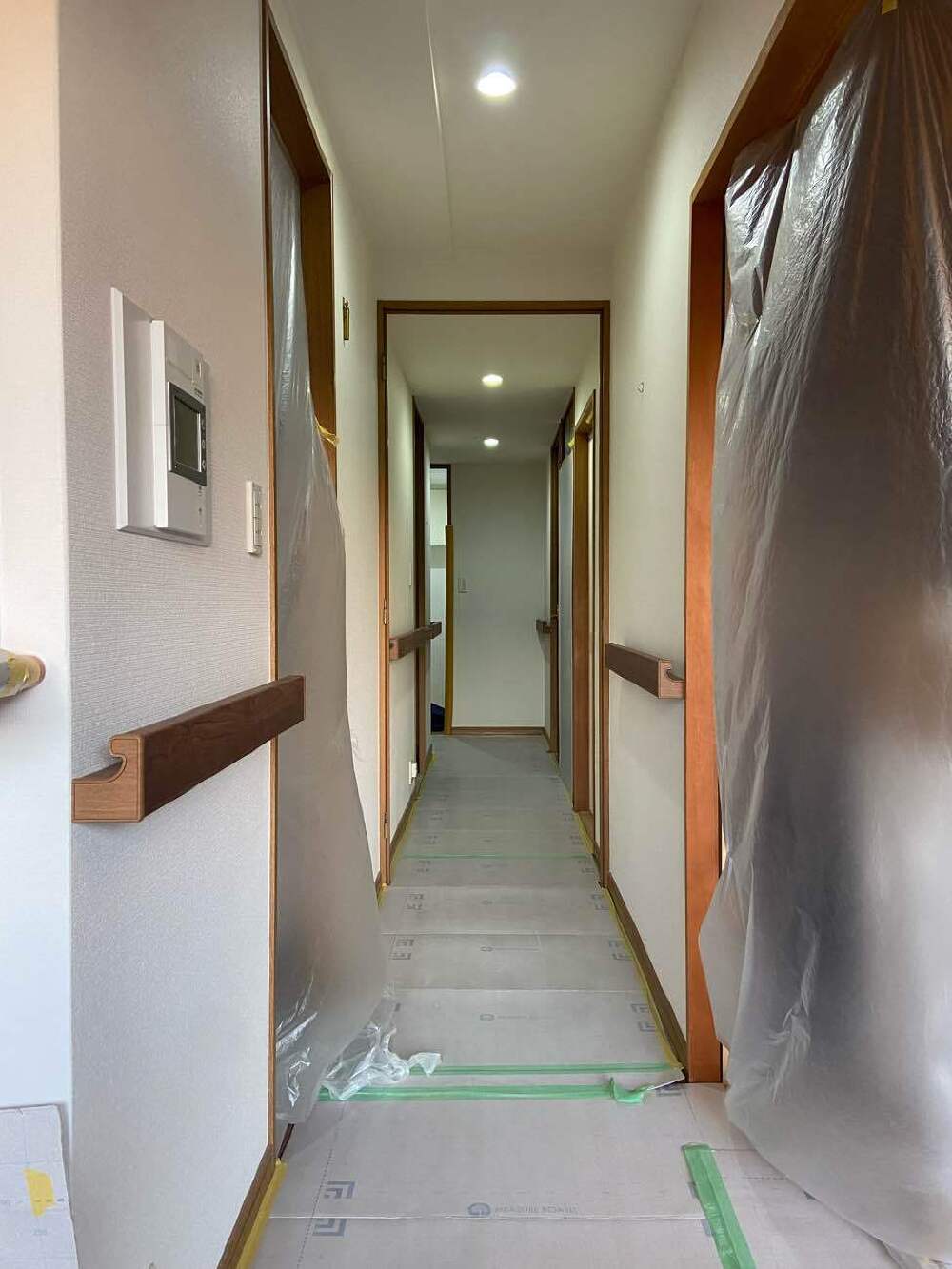 廊下の手摺設置