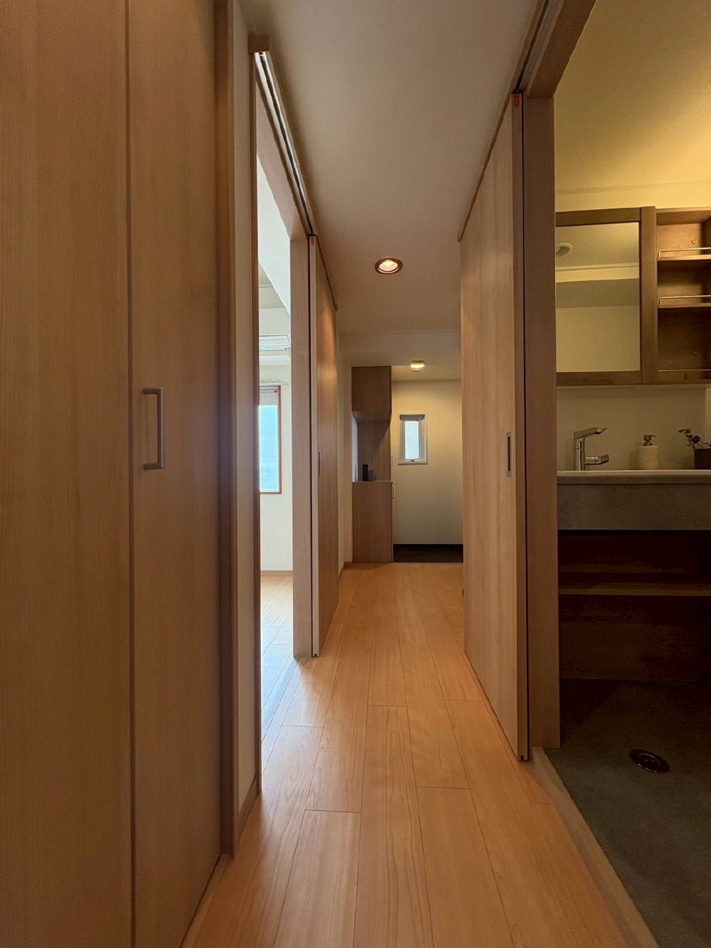 完成写真(玄関廊下)