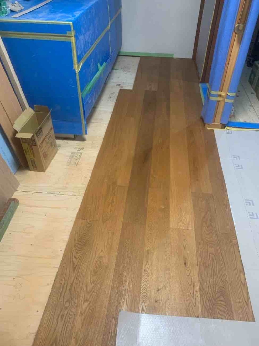 フローリング張り3日目